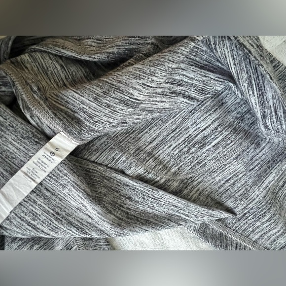 Lululemon - Picture 5 of 9